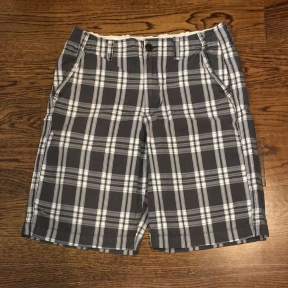 AE Longer Length Grey White Plaid Mens Shorts 32 - Picture 2 of 8
